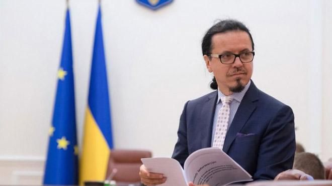 Гройсман официально уволил Балчуна с должности Гройсман официально уволил Балчуна с должности