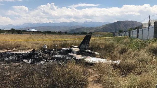 Український пілот розбився на літаку у Казахстані: опубліковано відео