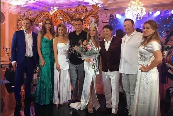 Міс Україна Всесвіт-2017 стала дівчина, яка заспівала гімн: фото і відео