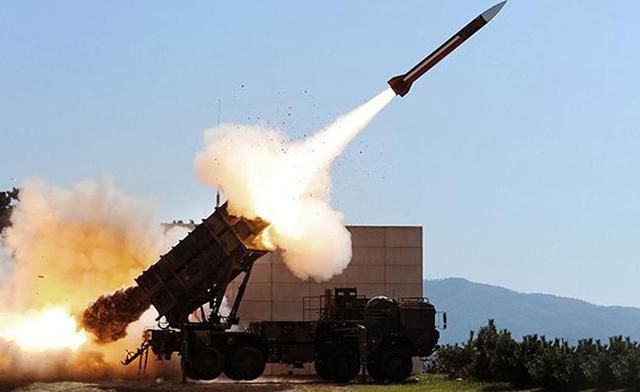 Из-за ракетной угрозы КНДР в Японии разворачивают системы Patriot Из-за ракетной угрозы КНДР в Японии разворачивают системы Patriot