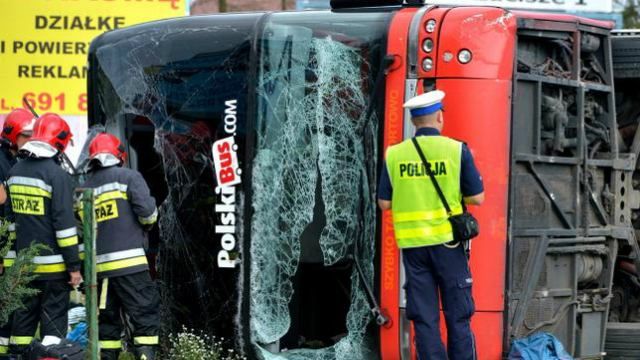 Автобус PolskiBus перекинувся у Польщі: у МЗС уточнили, чи є серед постраждалих українці