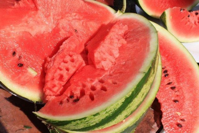 На Херсонщині провели конкурс краси серед кавунів На Херсонщині провели конкурс краси серед кавунів