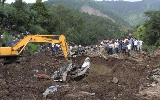 В Індії стався зсуву ґрунту: загинули щонайменше 45 людей В Індії стався зсуву ґрунту: загинули щонайменше 45 людей