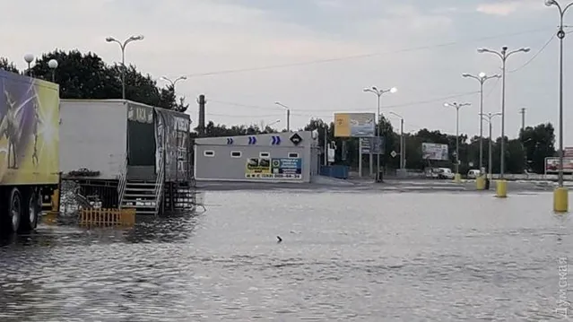 Через зливу затопило кілька районів Одеси 