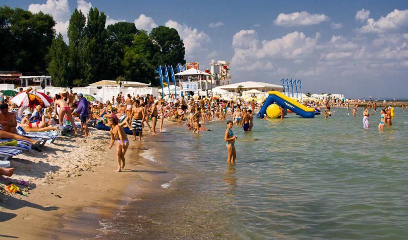 На пляжах Одеси радять тимчасово не купатися: названо причину