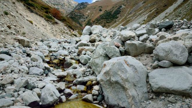 Двух альпинистов из Крыма раздавило камнями в горах Северной Осетии