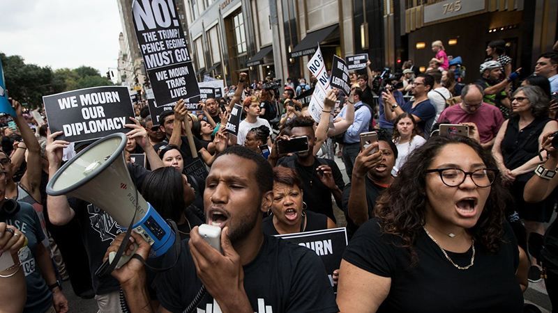 В Нью-Йорке продолжаются масштабные протесты против Трампа: фото, видео