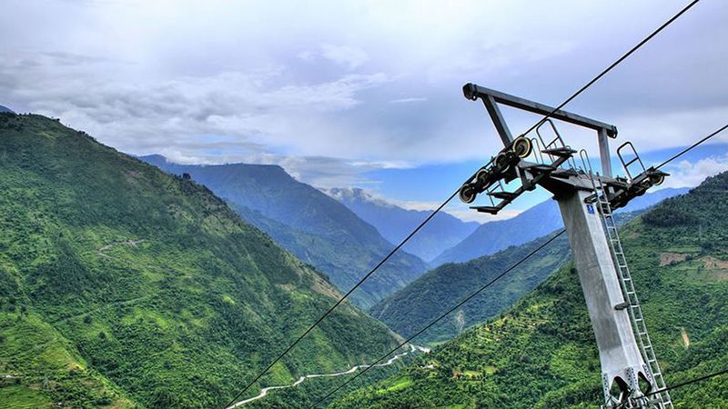 Необычная канатная дорога работает на Прикарпатье Необычная канатная дорога работает на Прикарпатье