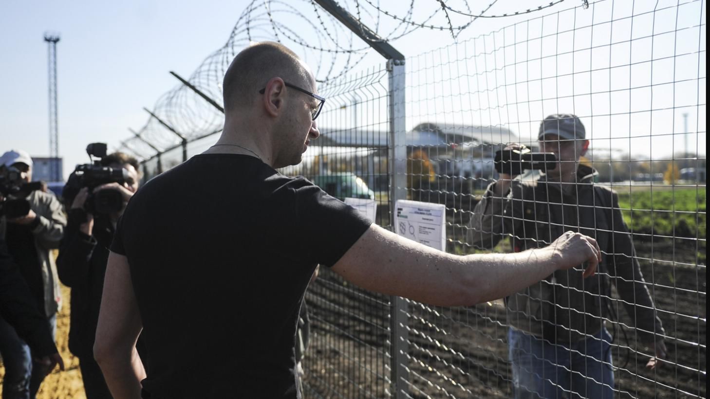 Владельцем фирмы, которой переводили средства со "Стены", была уборщица Владельцем фирмы, которой переводили средства со "Стены", была уборщица