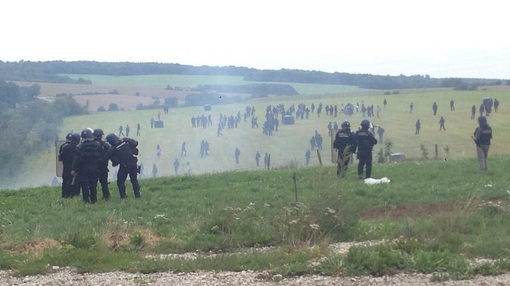 Антиядерная демонстрация во Франции: между активистами и полицией произошли серьезные столкновения Антиядерная демонстрация во Франции: между активистами и полицией произошли серьезные столкновения