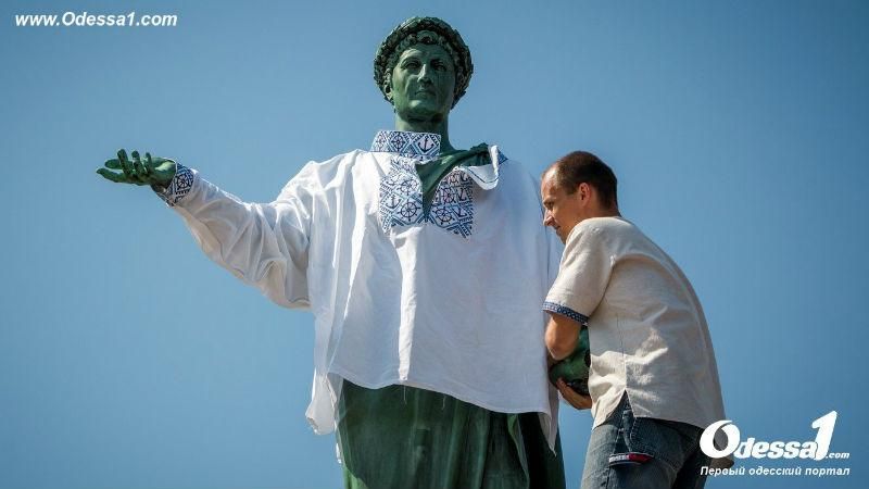 Главный символ Одессы украинизировали Главный символ Одессы украинизировали