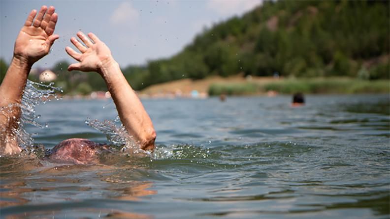 На Київщині хлопці ледь не загинули через селфі 