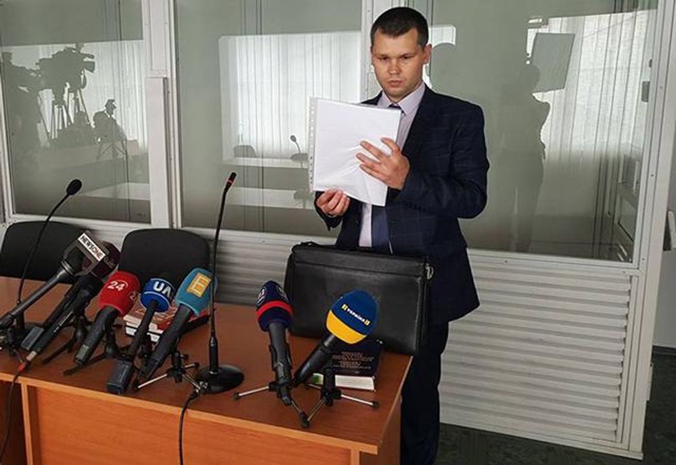 Держзрада Януковича: суд дозволив адвокатові не захищати екс-президента Держзрада Януковича: суд дозволив адвокатові не захищати екс-президента