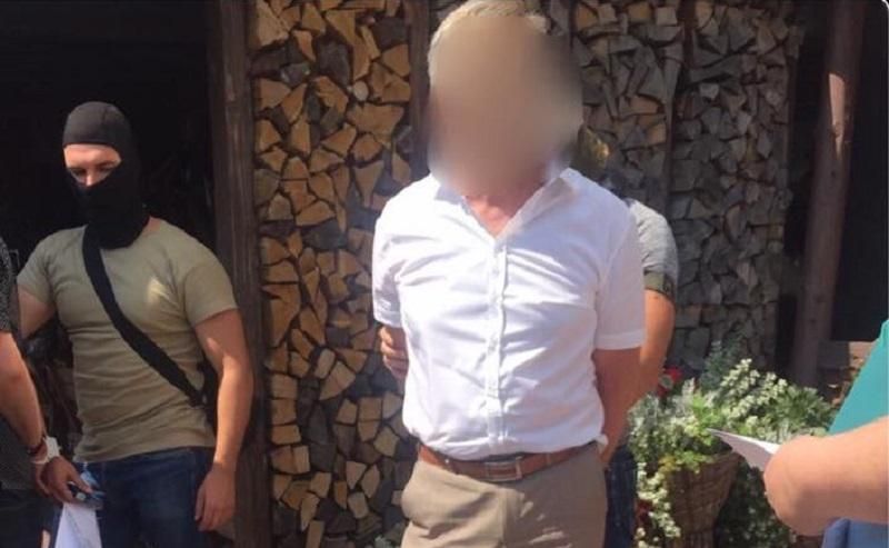 На взятке погорел топ-чиновник "Укрэксимбанка" На взятке погорел топ-чиновник "Укрэксимбанка"