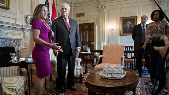 Українка в уряді Канади зустрілась з Тіллерсоном і говорила про Україну Українка в уряді Канади зустрілась з Тіллерсоном і говорила про Україну