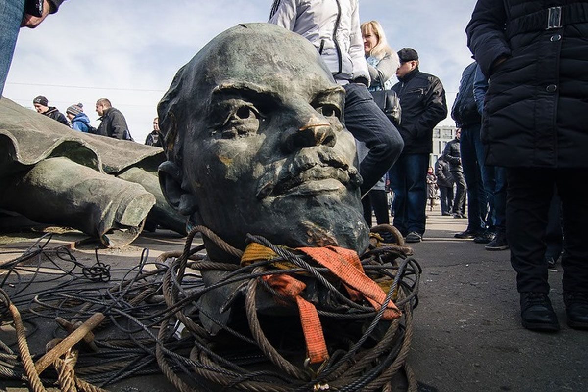 Портников відзначив важливий момент у знесенні пам'ятників Леніну