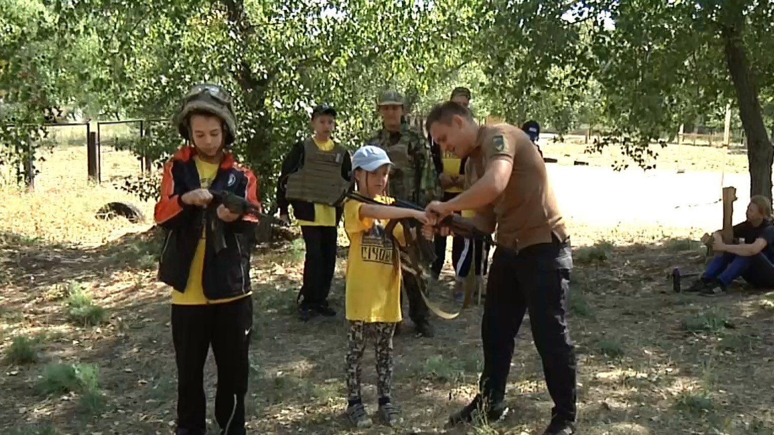 Бійці АТО відкрили незвичайний дитячий табір у Запоріжжі