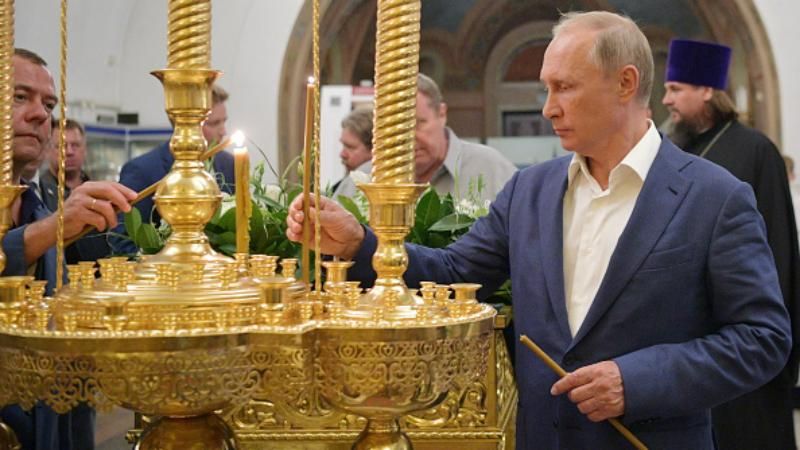 Школа, церква, музей і зустріч з байкерами: що робив Путін в окупованому Криму Школа, церква, музей і зустріч з байкерами: що робив Путін в окупованому Криму