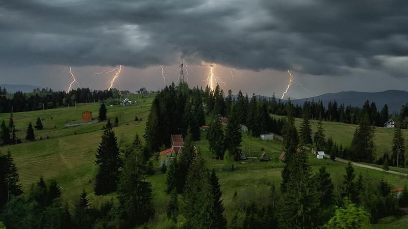 Надвигается непогода: в западных областях объявлено штормовое предупреждение