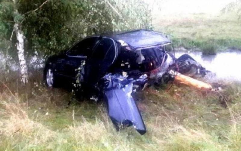 Поразительное ДТП: автомобиль разорвало пополам, но водитель не пострадала Поразительное ДТП: автомобиль разорвало пополам, но водитель не пострадала