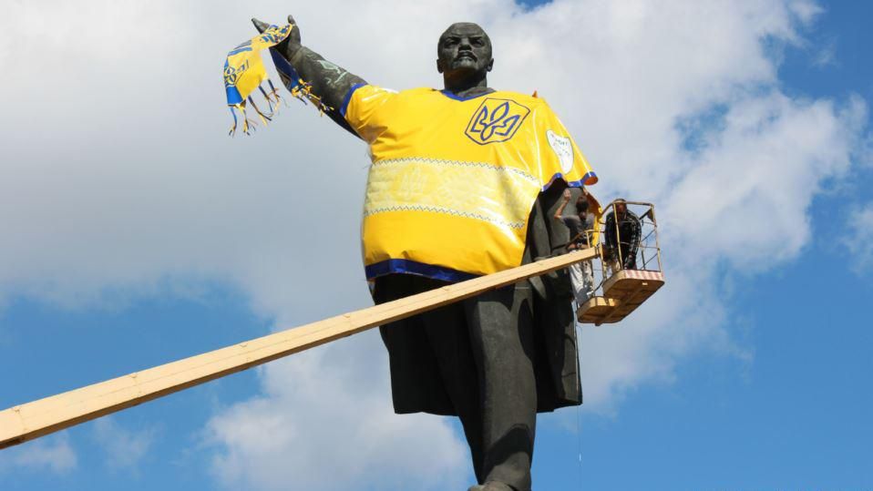 Кравчук объяснил, почему Украина не декоммунизировалась в начале 90-х Кравчук объяснил, почему Украина не декоммунизировалась в начале 90-х