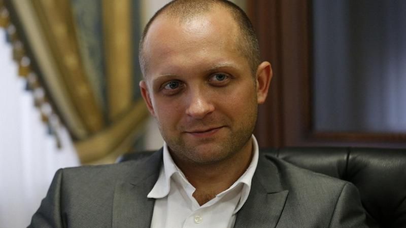 Фотофакт: Поляков наконец одел электронный браслет Фотофакт: Поляков наконец одел электронный браслет