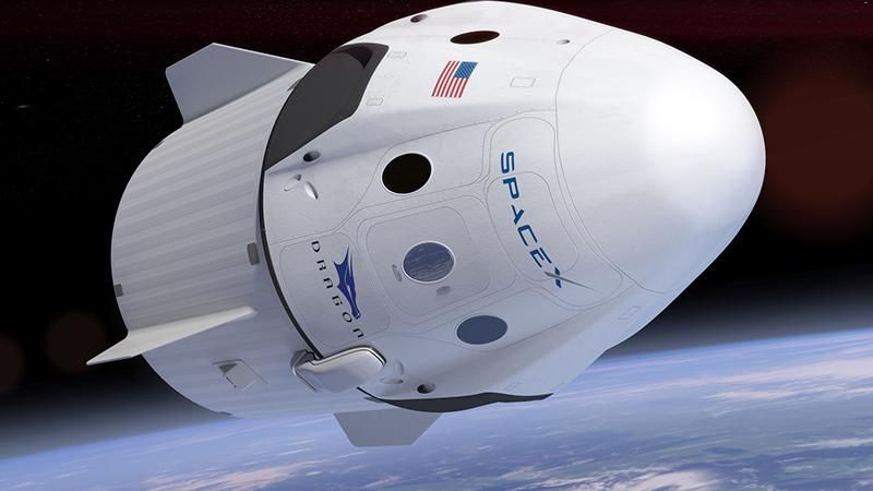 Ілон Маск представив перший скафандр SpaceX: фото
