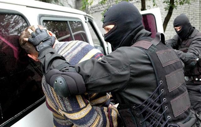 СБУ спіймала бойовика "ДНР", який "злив" інформацію про російських військових на Донбасі СБУ спіймала бойовика "ДНР", який "злив" інформацію про російських військових на Донбасі