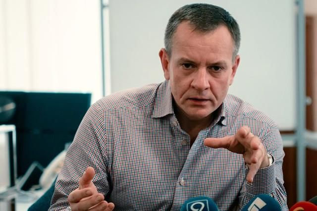 Фирма отца секретаря Днепровского горсовета Мишалова получит еще 20 миллионов на туалеты