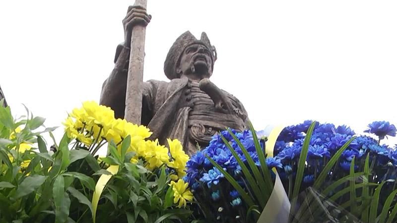 Пам'ятник українському отаману відкрили у Харкові