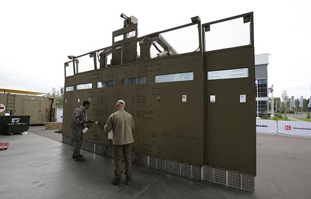 В России показали спецмашину, созданную для подавления протестов В России показали спецмашину, созданную для подавления протестов