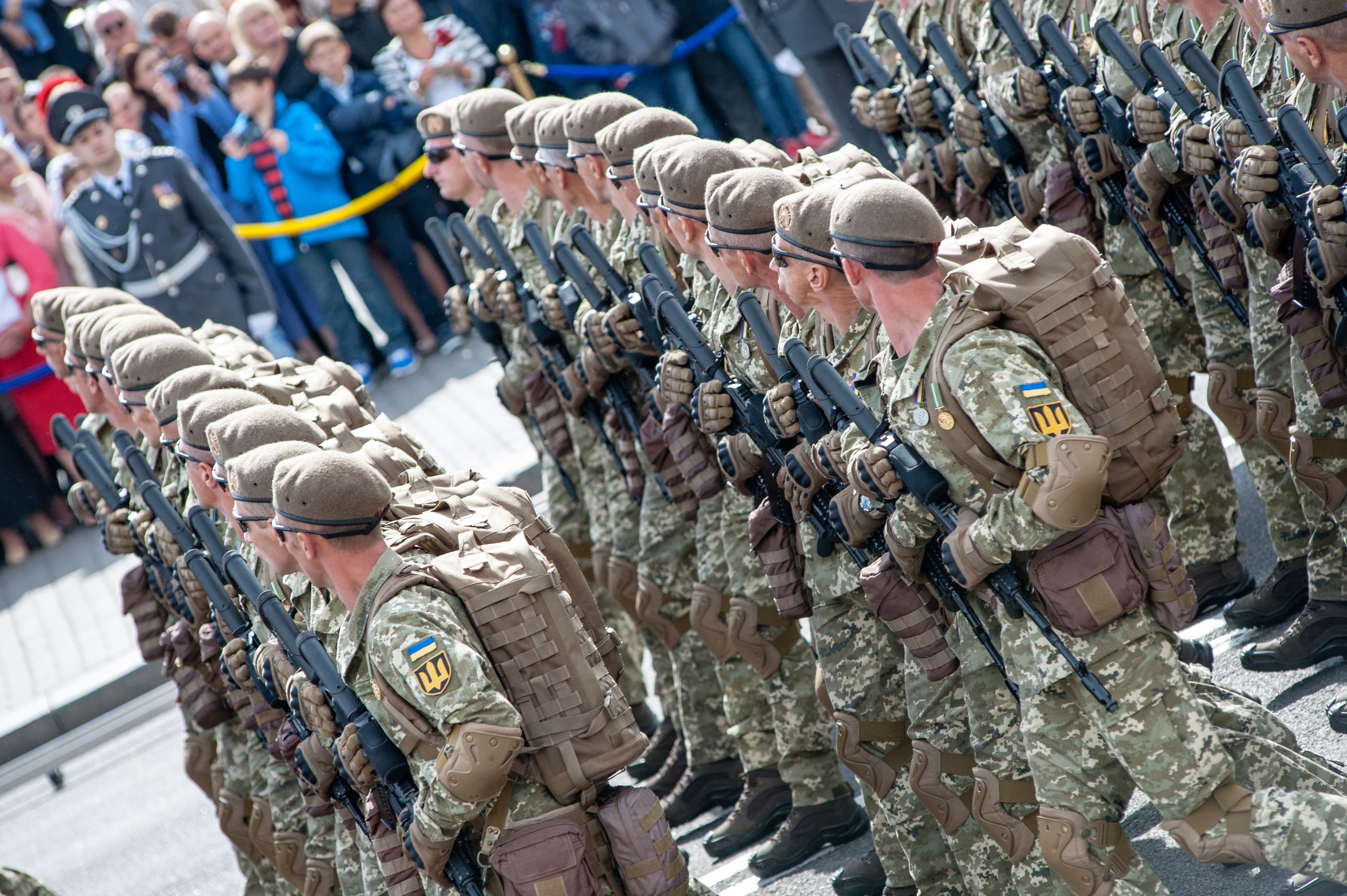 История военных парадов в Украине: красноречивые видео