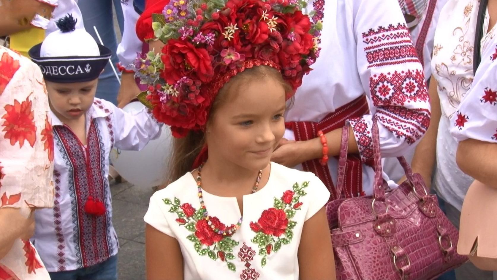 Авиашоу, рыцарские бои, забеги в вышиванках – как в Украине отметили День Независимости