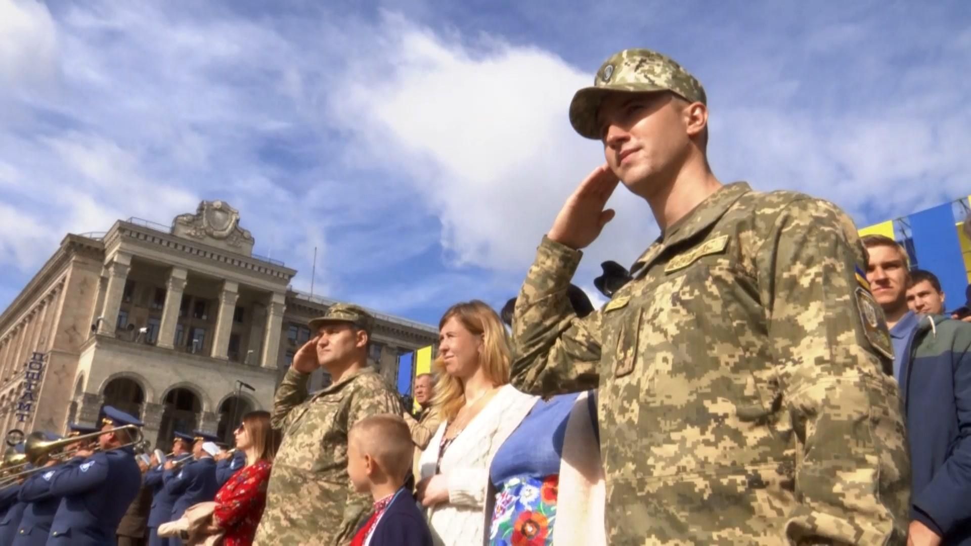 Новые Герои Украины: Петр Порошенко наградил двух военных наградами Новые Герои Украины: Петр Порошенко наградил двух военных наградами