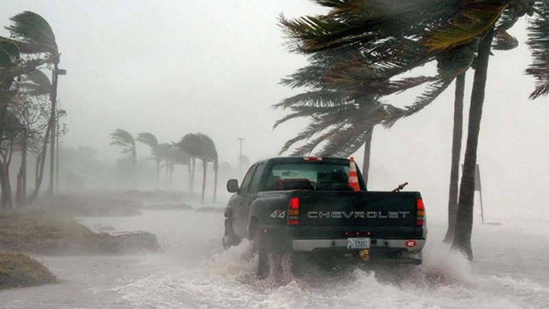 На США надвигается мощный ураган На США надвигается мощный ураган