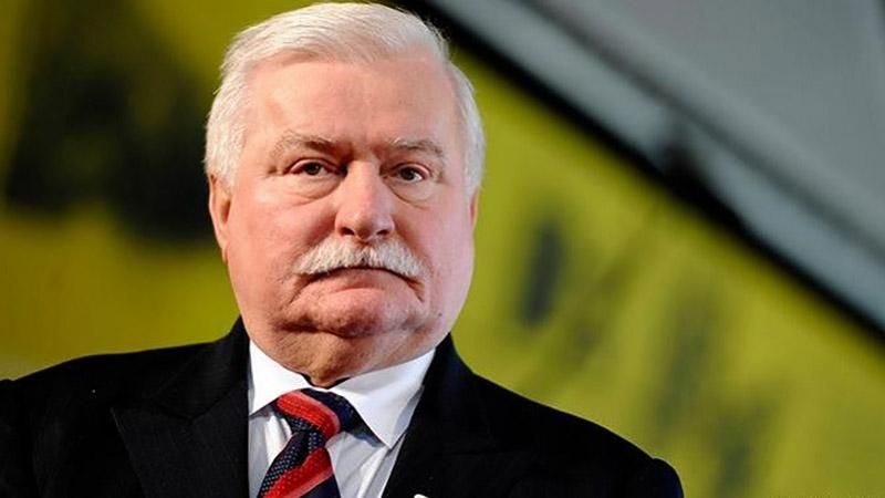 Авто екс-президента Польщі Леха Валенси потрапило в аварію Авто екс-президента Польщі Леха Валенси потрапило в аварію
