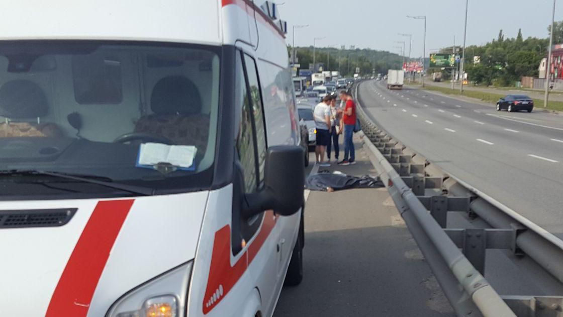 Смертельна ДТП у Києві: порушника відкинуло на 15 метрів