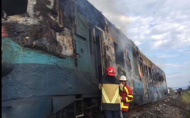 Электричка с пассажирами горела на Закарпатье: появились фото