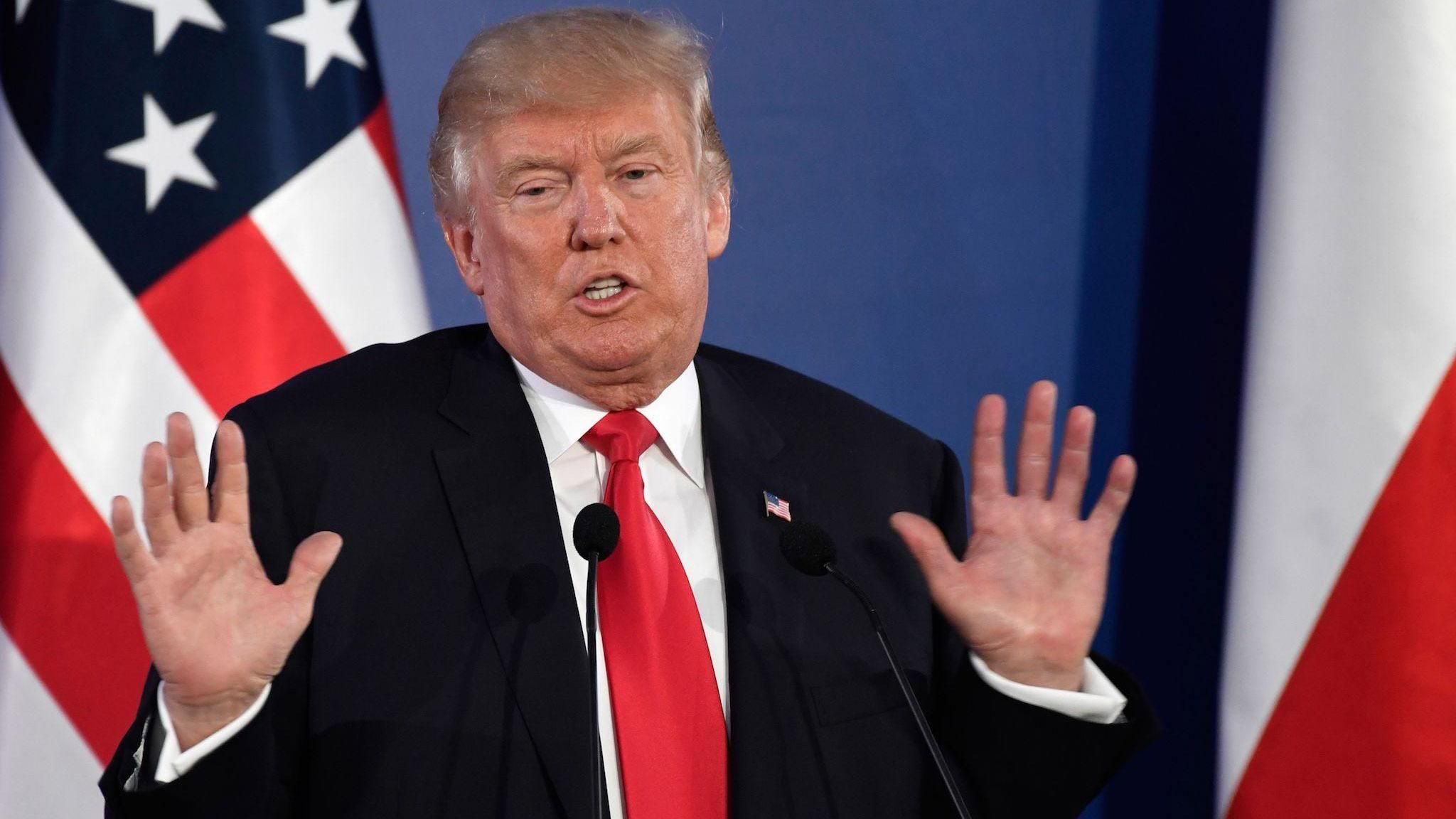 Трамп підписав указ, який дискримінує трансгендерних людей Трамп підписав указ, який дискримінує трансгендерних людей