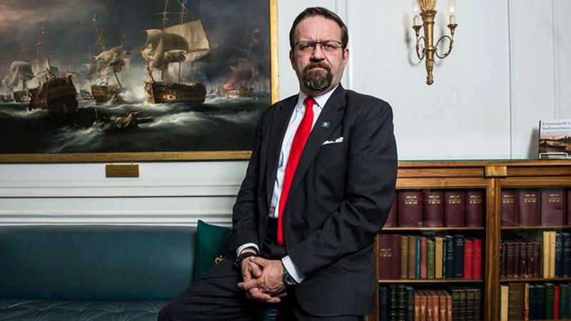 Розпад команди Трампа: ще один радник Президента США подав у відставку Розпад команди Трампа: ще один радник Президента США подав у відставку