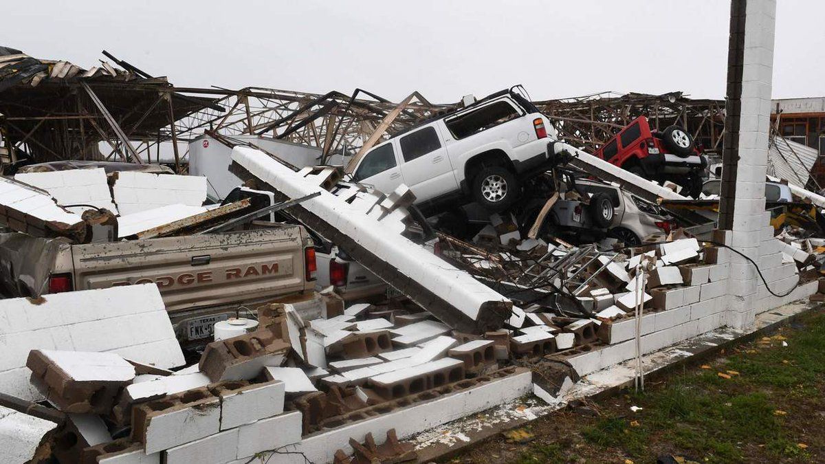 Збільшилась кількість жертв від потужного урагану в США