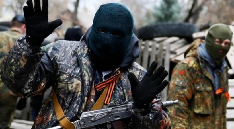 П'яні терористи погрожували цивільним на Луганщині: ті забрали в них зброю
