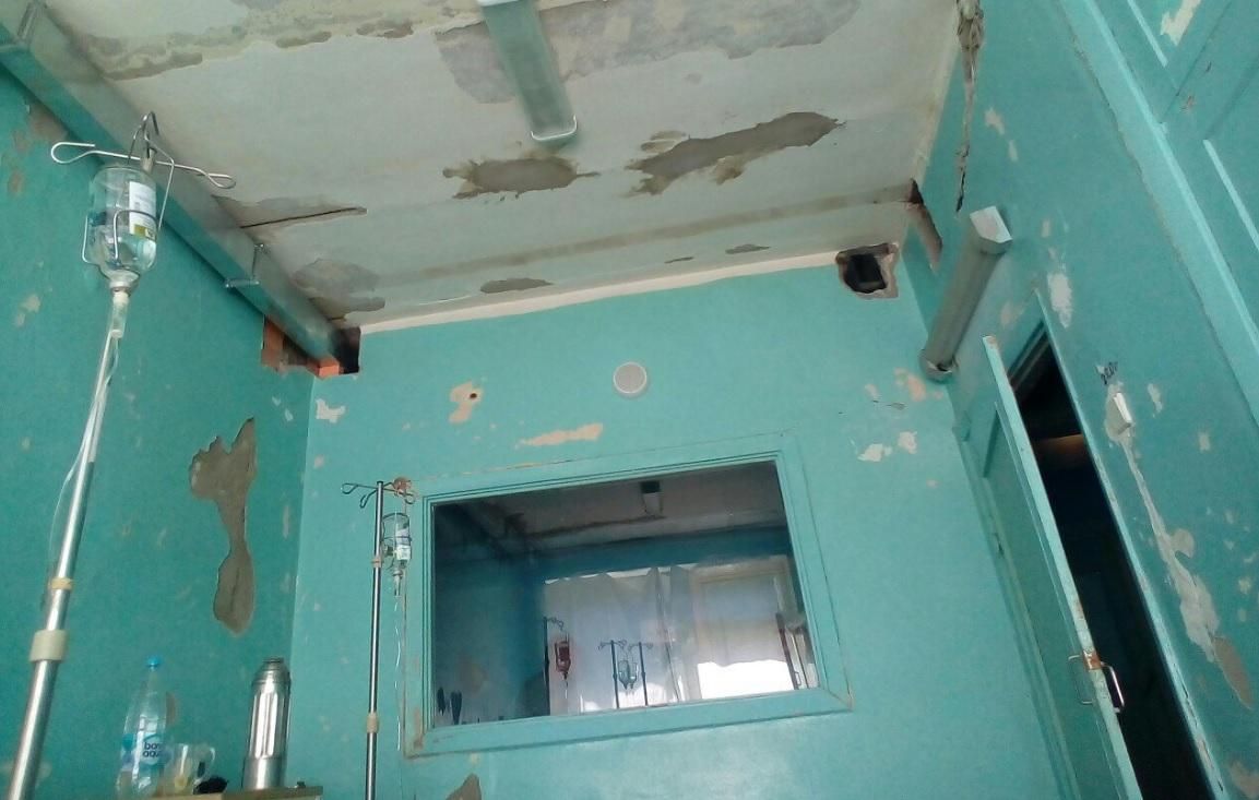 В сети опубликовали кошмарные фото из больницы Симферополя В сети опубликовали кошмарные фото из больницы Симферополя