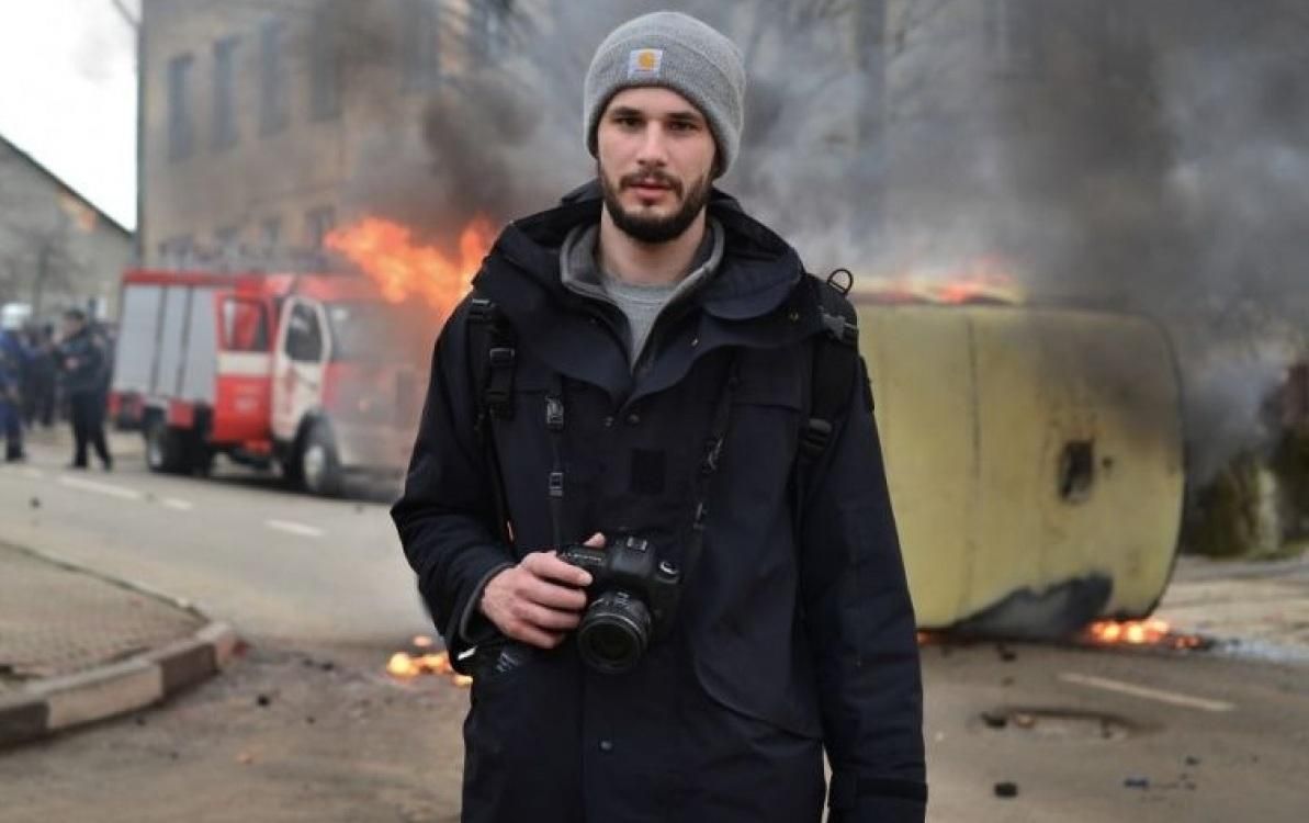 Британский корреспондент, раненый в Авдеевке, вернулся на Донбасс Британский корреспондент, раненый в Авдеевке, вернулся на Донбасс