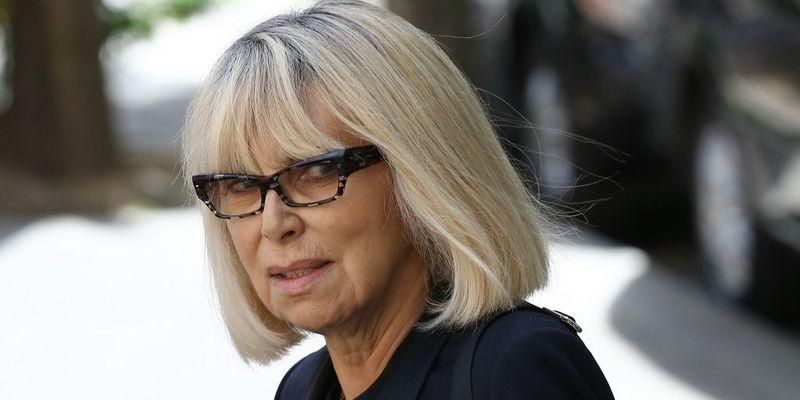 Умерла звезда "Высокого блондина в черном ботинке" Мирей Дарк