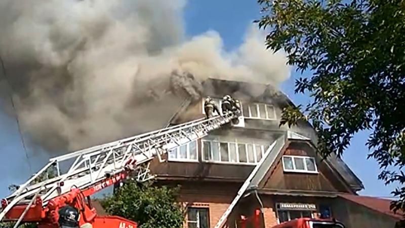 В России произошёл жуткий пожар в доме престарелых: появилось видео В России произошёл жуткий пожар в доме престарелых: появилось видео