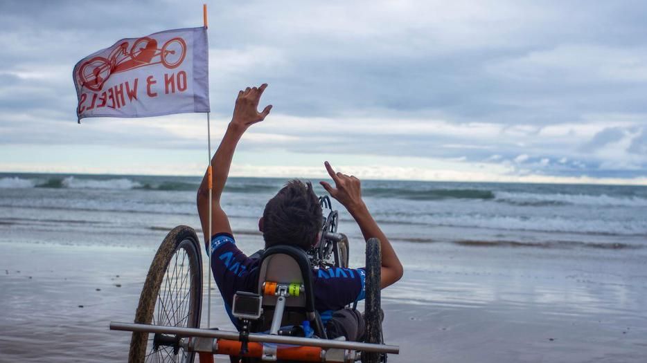 Як українець із ДЦП подорожував Європою: вражаюче відео Як українець із ДЦП подорожував Європою: вражаюче відео