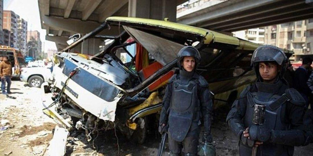 Туристичний автобус зірвався з дороги у Єгипті, дуже багато жертв Туристичний автобус зірвався з дороги у Єгипті, дуже багато жертв