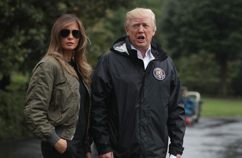 Меланія Трамп прибула в зону стихійного лиха через ураган Харві на підборах: фотофакт