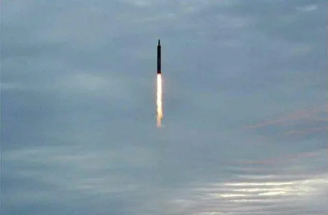 Фото запуску балістичної ракети КНДР Фото запуску балістичної ракети КНДР
